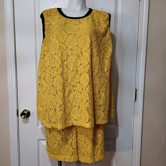 Pleione Floral Lace Sleeveless Top & Shorts - Picture 4 of 16